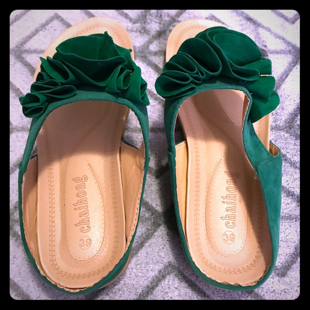 Sandalias color verde usada una sola vez